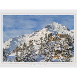 Hameau de Pierres Longues devant la Dent Parrachée